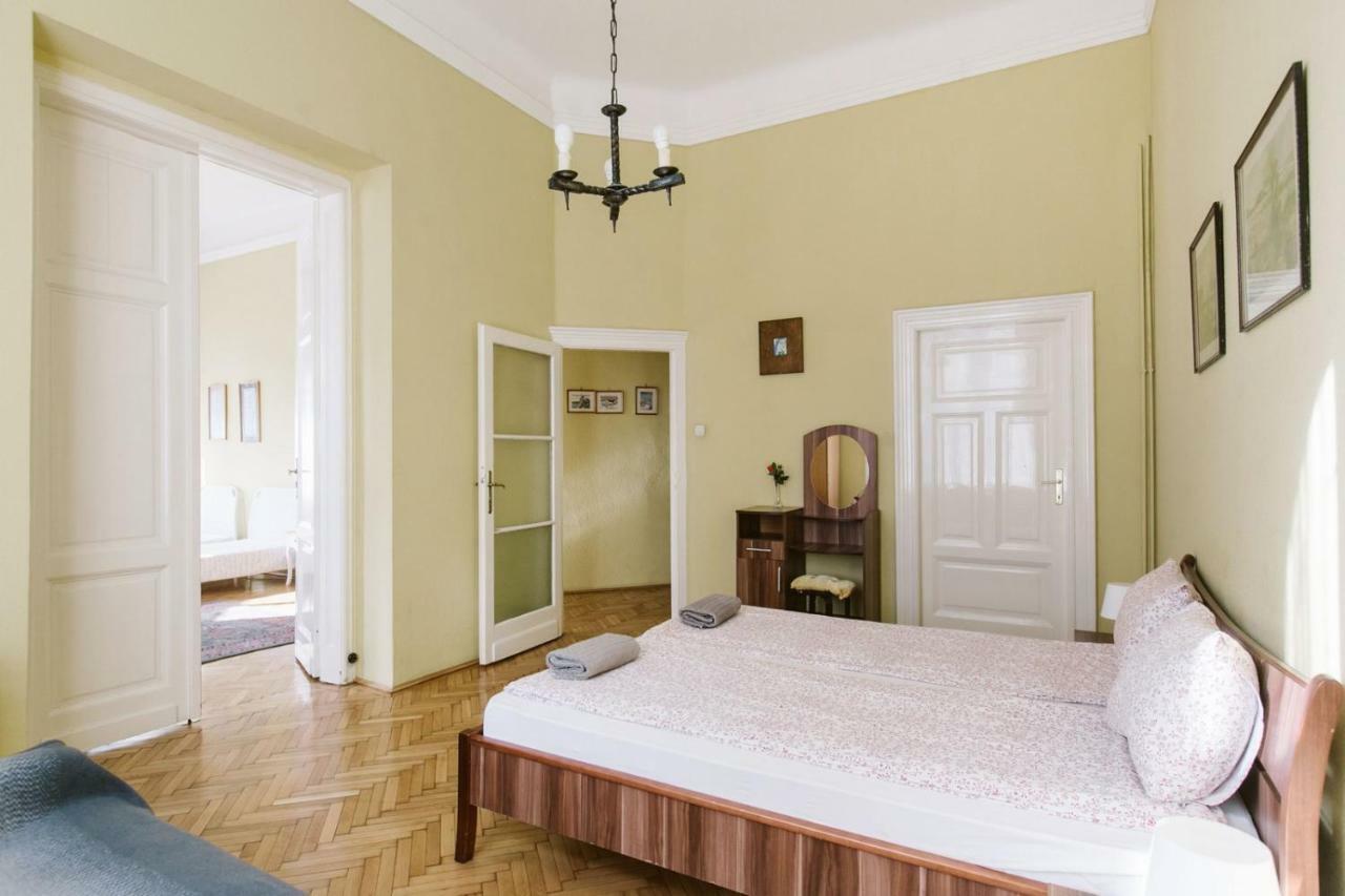Chain Bridge Apartment بودابست المظهر الخارجي الصورة