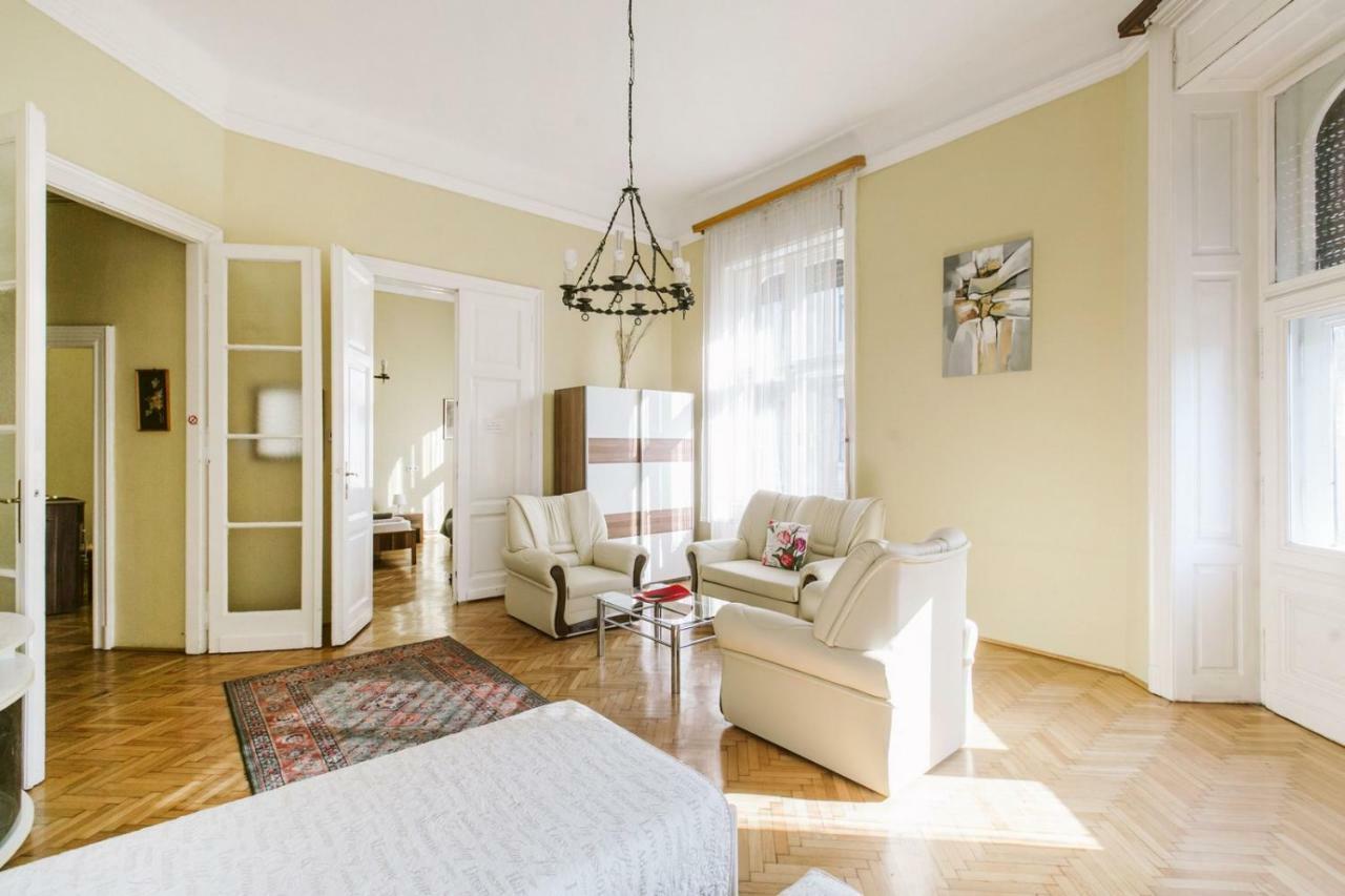 Chain Bridge Apartment بودابست المظهر الخارجي الصورة